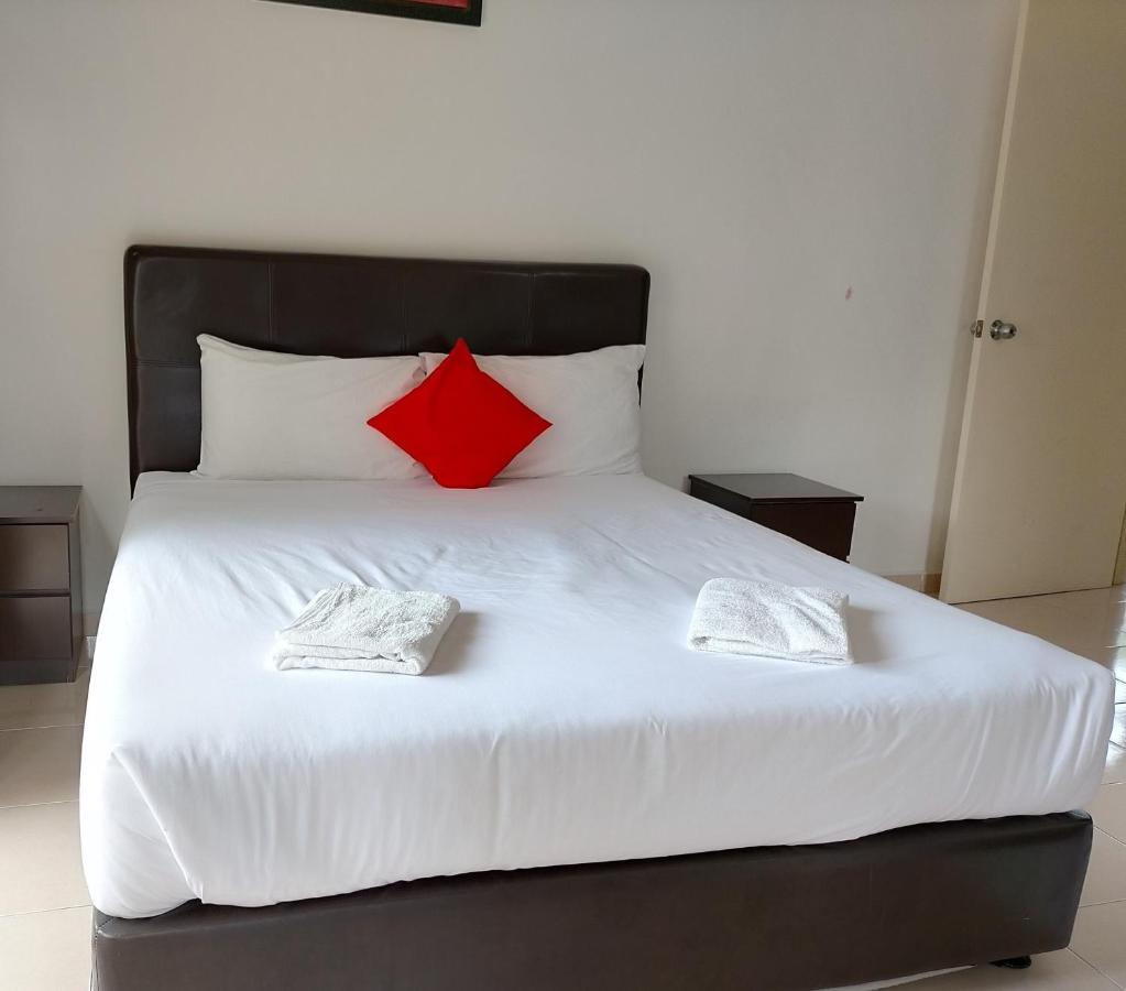 Seri Bayu Resort Hotel Sungai Pelek Buitenkant foto