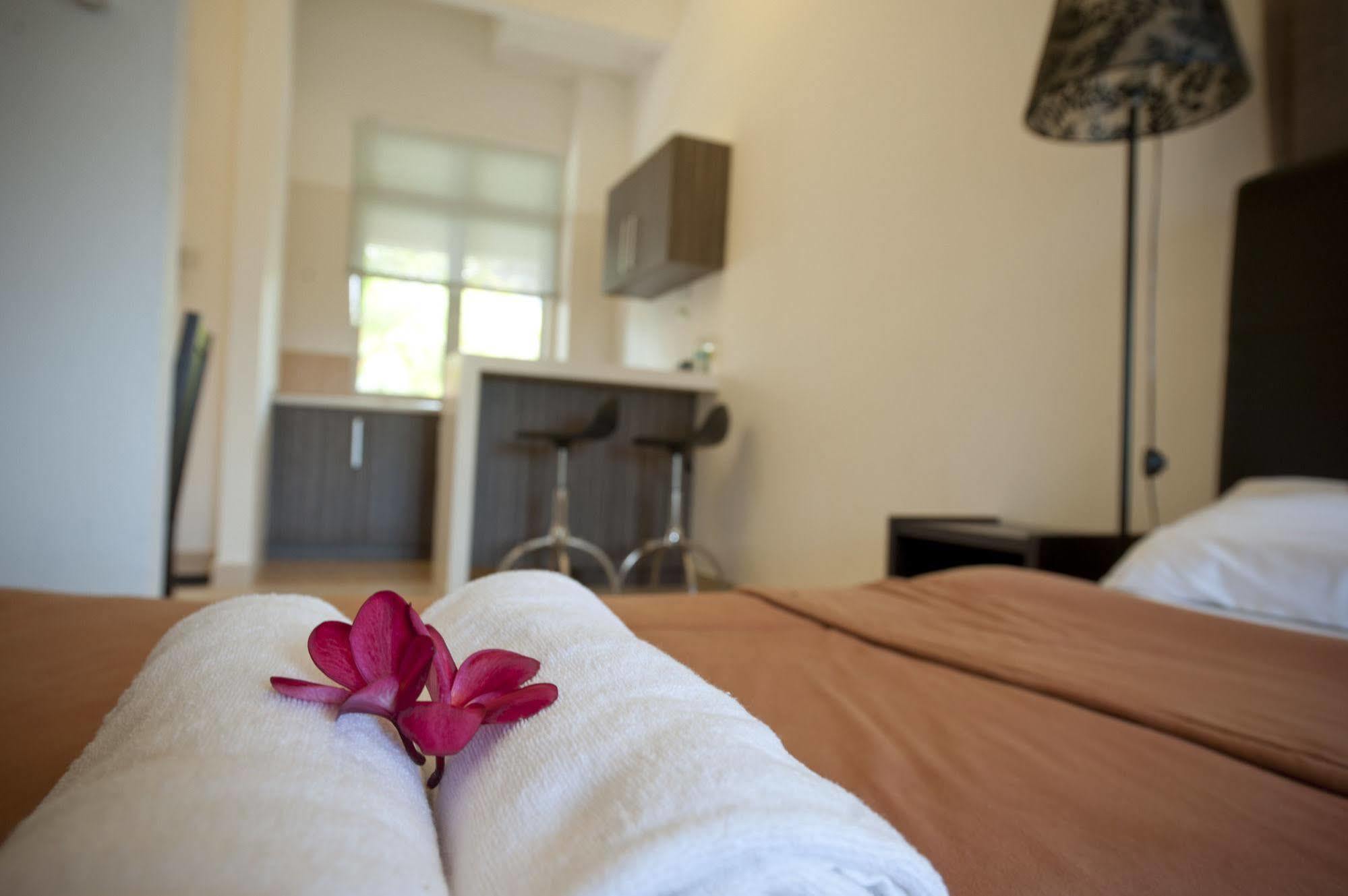 Seri Bayu Resort Hotel Sungai Pelek Buitenkant foto
