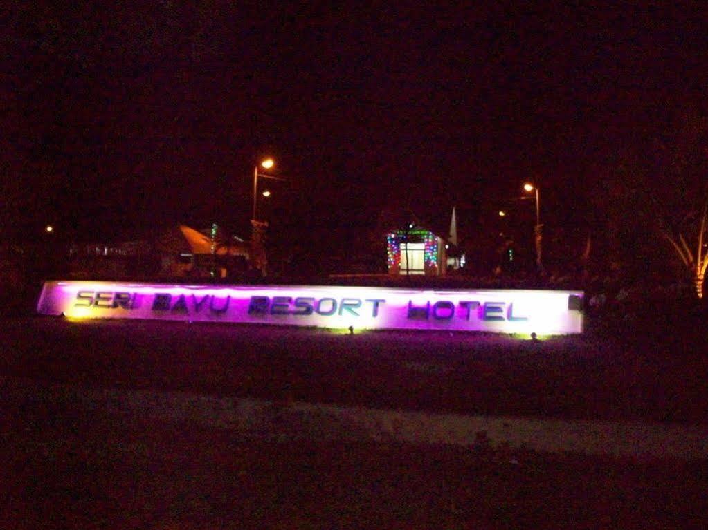 Seri Bayu Resort Hotel Sungai Pelek Buitenkant foto