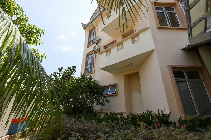 Seri Bayu Resort Hotel Sungai Pelek Buitenkant foto