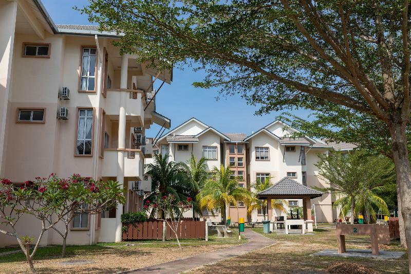 Seri Bayu Resort Hotel Sungai Pelek Buitenkant foto